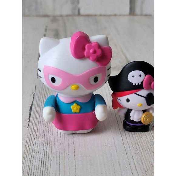 Hello Kitty variety Fantasy Pack Pirates superhero mermaid flight attendant toy - Picture 2 of 9